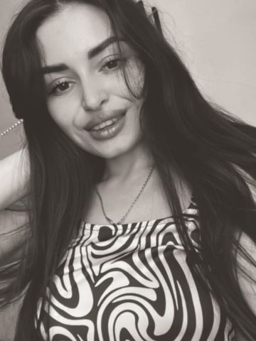 Диана Загадочная Брюнетка